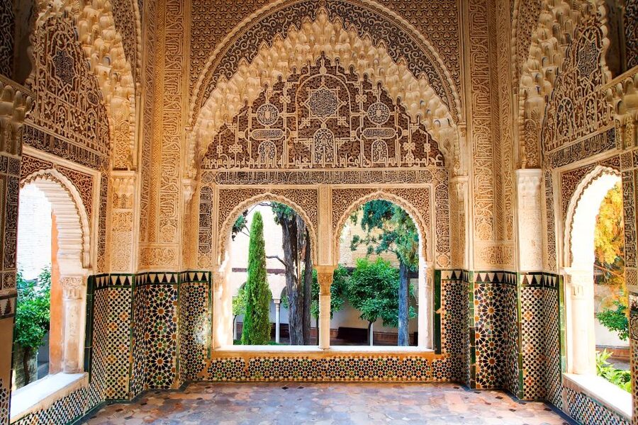 Granada: Alhambra and Nasrid Palaces Private Tour - Is $330 per person good value?