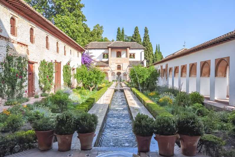 Granada: Alhambra Gardens and Generalife Ticket - Generalife: fountains, shade, and the best walking