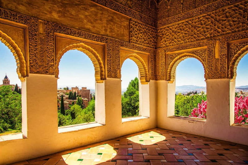 Granada: Alhambra, Generalife & Nasrid Palaces Guided Tour - Why a guide helps at the Alhambra