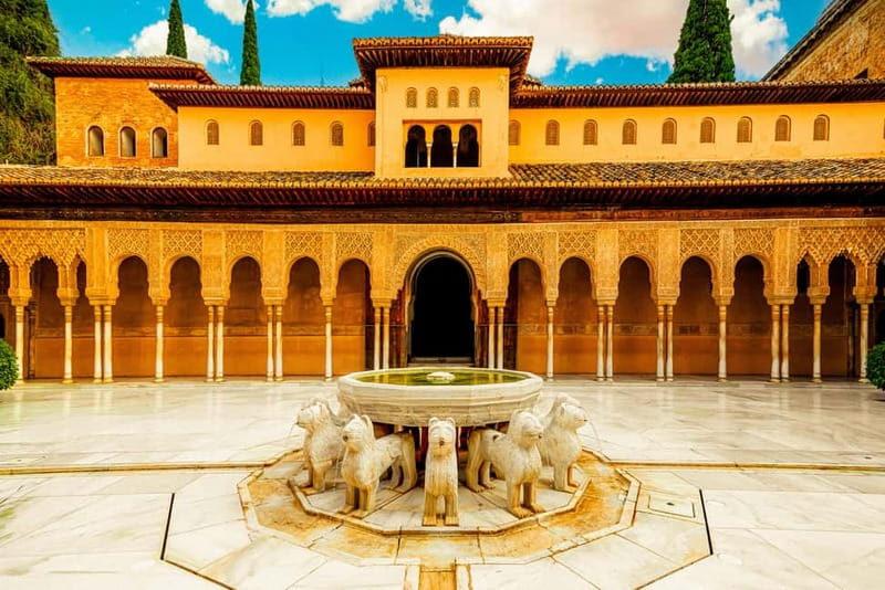Granada: Alhambra, Generalife & Nasrid Palaces Guided Tour - The Nasrid Palaces: the reason to book early