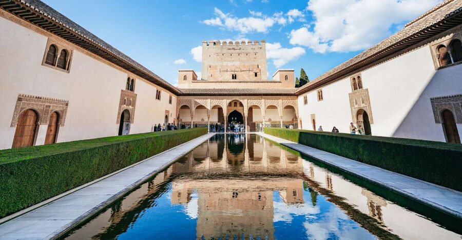 Granada: Alhambra Guided Tour with Nasrid Palaces & Gardens - The Nasrid Palaces: The Tour’s Main Prize