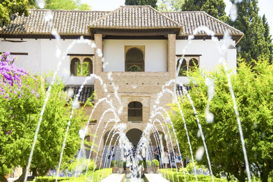 Granada: Alhambra, Nasrid, and Generalife Private Tour - Meeting at the Alhambra entrance