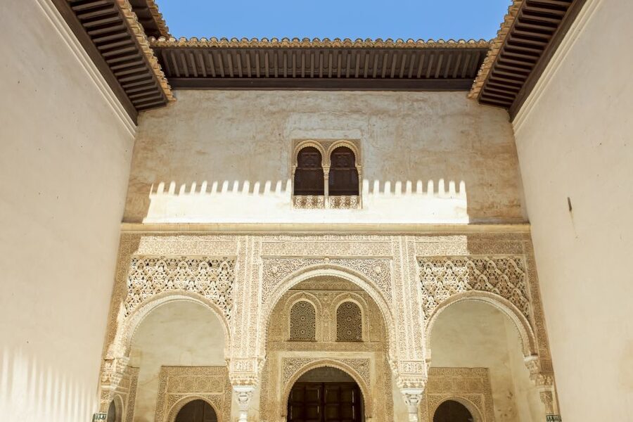 Granada: Alhambra, Nasrid, and Generalife Private Tour - The Court of the Lions