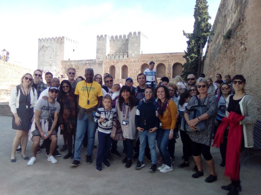Granada: Alhambra, Nasrid Palaces, & Generalife Guided Tour - Group size can shape your experience