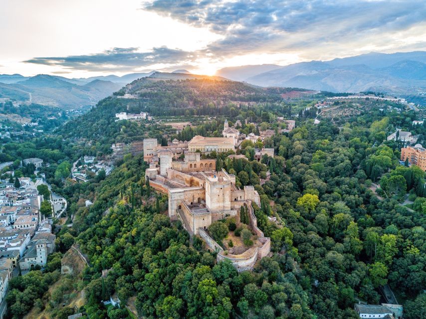 Granada: Alhambra & Nasrid Palaces Tour with Tickets - Key points at a glance
