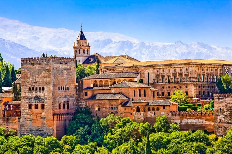 Granada: Alhambra & Nasrid Palaces Tour with Tickets - Languages, weather, and practical comfort
