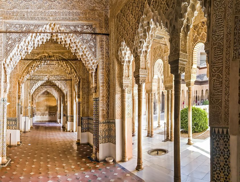 Granada: Alhambra & Nasrid Palaces Tour with Tickets - Generalife gardens: water, shade, and royal escape