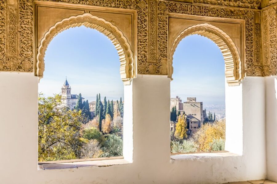 Granada: Alhambra Small Group Tour with Nasrid Palaces - The Nasrid Palaces, the essential timed visit