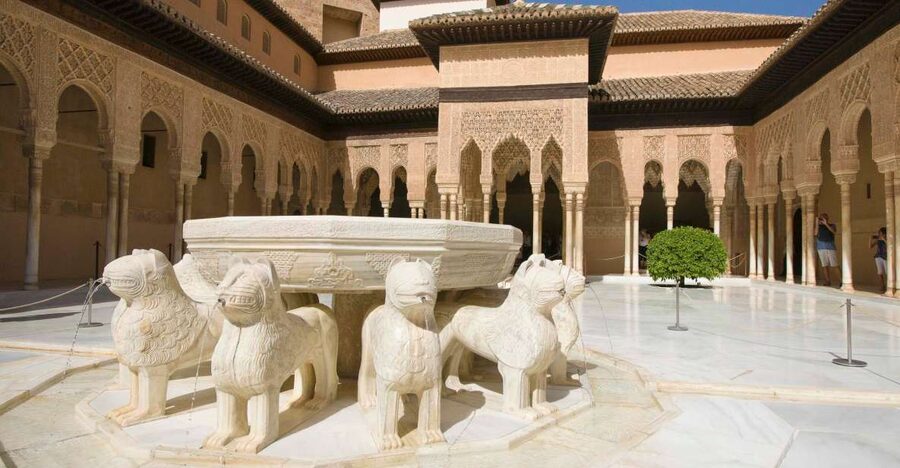 Granada: Alhambra Small Group Tour with Nasrid Palaces - The Palace of Carlos V and two very different eras