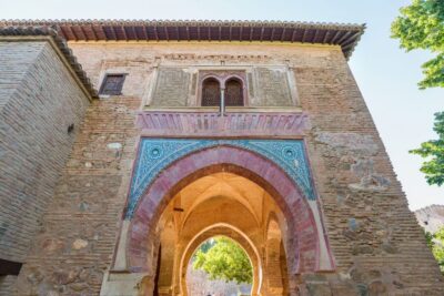 Alhambra Ticket and Guided Tour with Nasrid Palaces
