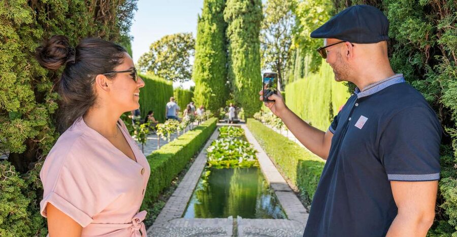 Granada: Alhambra Ticket and Guided Tour with Nasrid Palaces - Medina and the wider palace city