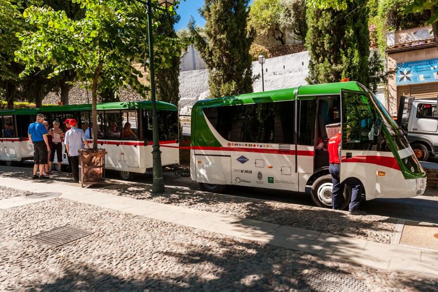Granada City Train 1 or 2-Day Hop-On Hop-Off Ticket - Calle Reyes Católicos and Plaza Isabel la Católica