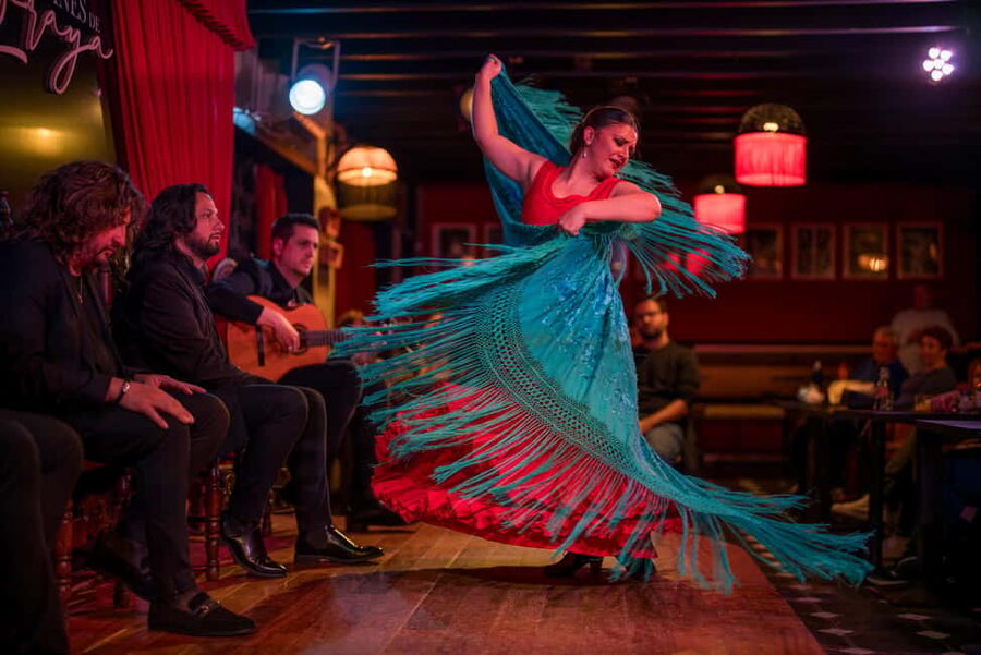 Granada: Flamenco Show in Albaycin - Jardines de Zoraya - Reaching Jardines de Zoraya from San Nicolás