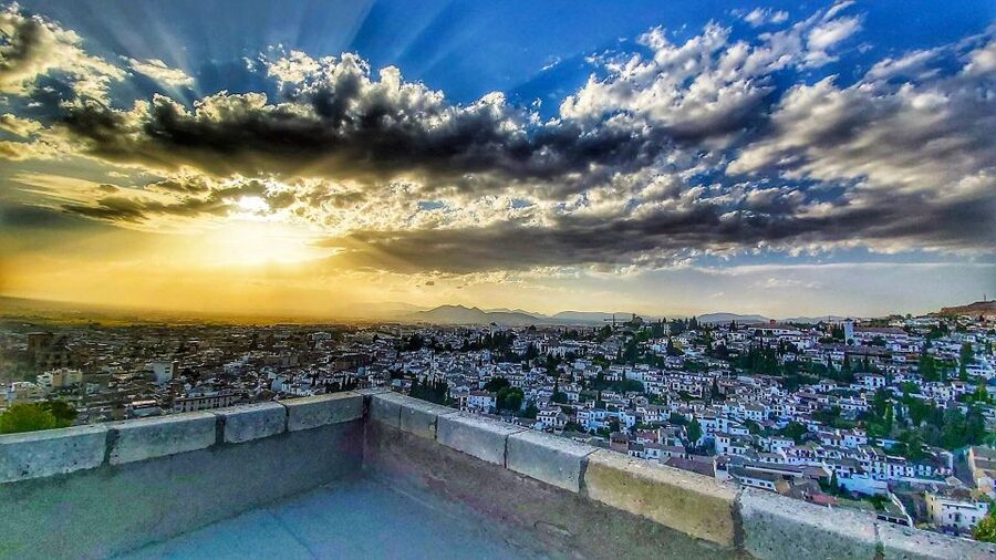 Granada: Full Alhambra Premium Guided Tour with Tickets - Generalife gardens and the Palace of Charles V