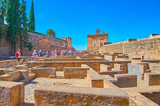 Granada full day: La alhambra completa + el Albaicin y Sacromonte - The Alcazaba, where Granada turns defensive
