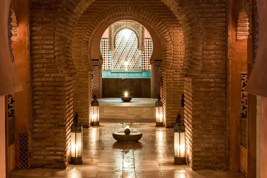 Granada: Hammam Al Ándalus with Massage - Why this hammam works well after Granada sightseeing