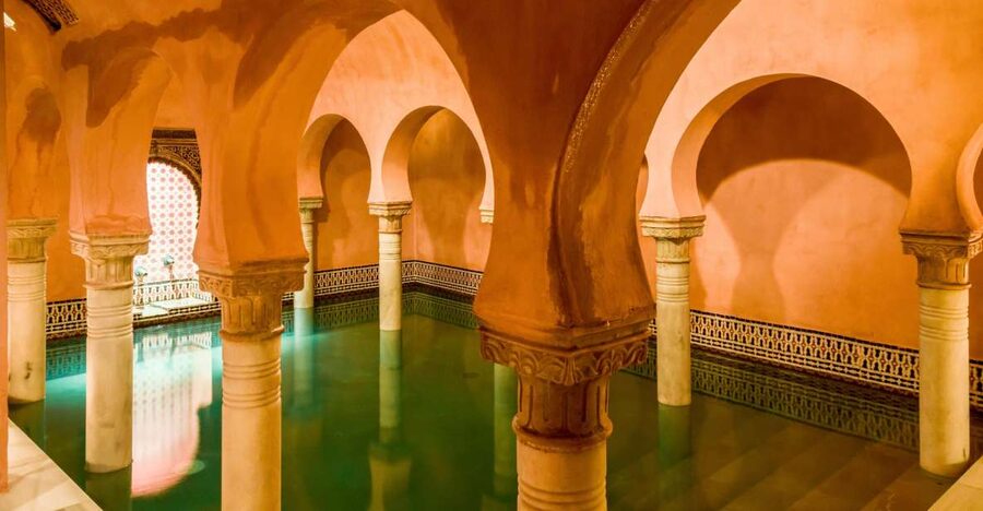 Granada: Hammam Al Ándalus with Massage - Changing rooms, lockers, and what to bring