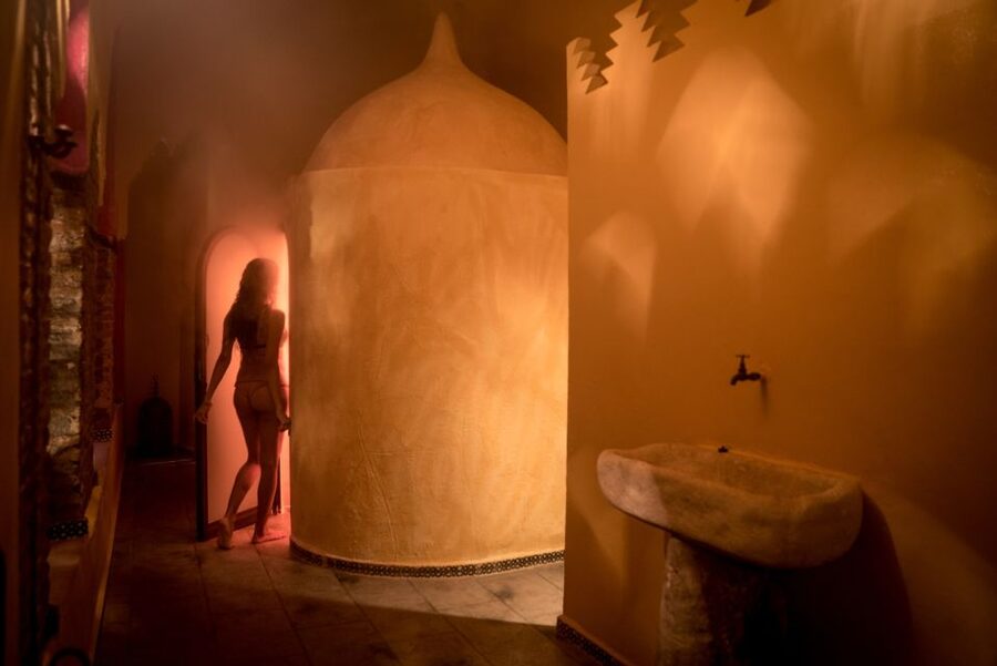 Granada: Hammam Experience with Massage at Baños de Elvira - The thermal circuit: three rooms, three different moods