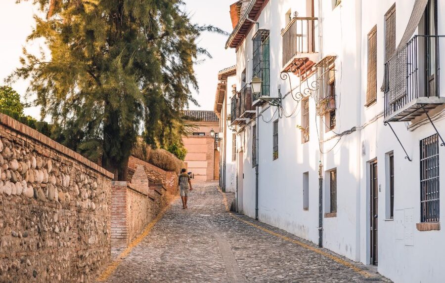 Granada: Moorish Monuments Entrance Tickets - The information gap matters