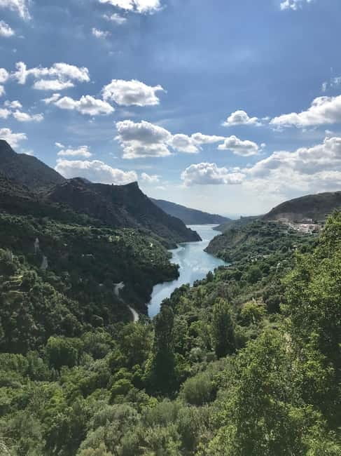 Granada: Sierra Nevada Safari Tour to 2500 m with a Drink - Plants, animals, and the silence of the mountains