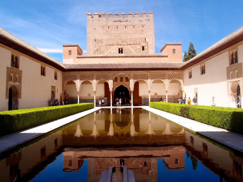 Granada: Tour of Alhambra, Generalife, and Nasrid Palaces - The Nasrid Palaces: 90 minutes of fine detail