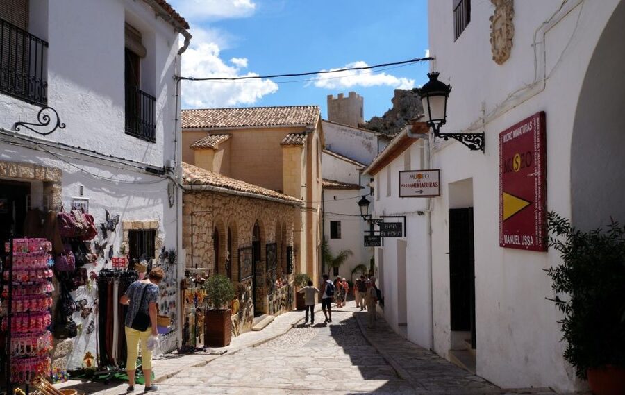 Guadalest & Algar Falls Tour - From Albir, Benidorm & Calpe - Guides, drivers, and the feel of the day