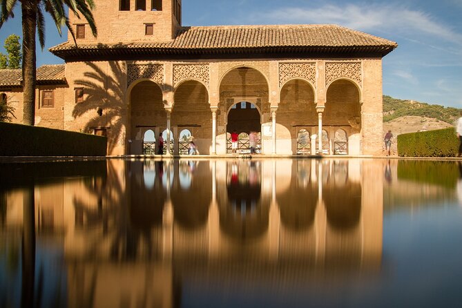 Guided tour of Alhambra and Generalife with Nasrid Palaces - Generalife: gardens with a royal purpose