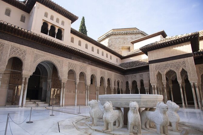Guided Walking Tour of the Alhambra in Granada - The Alcazaba and the fortress story