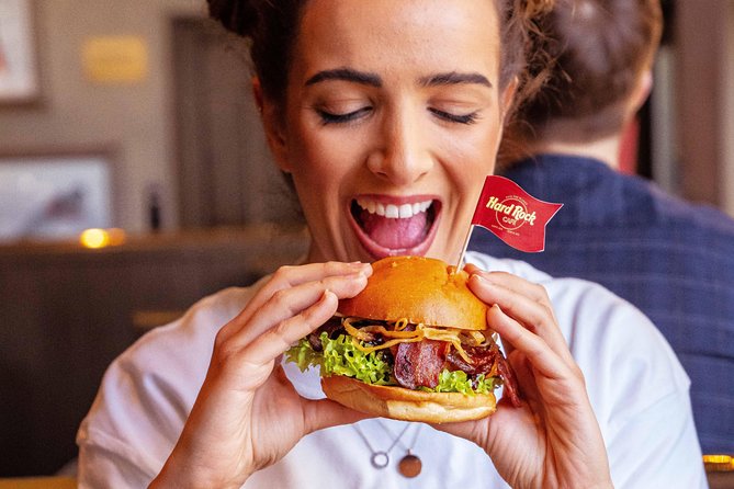 Hard Rock Cafe Barcelona with Set Lunch or Dinner - Who will enjoy this most?