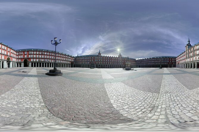 Historic Madrid Virtual Reality Experience with an Official Guide - Finishing at Puerta del Sol and its famous clock