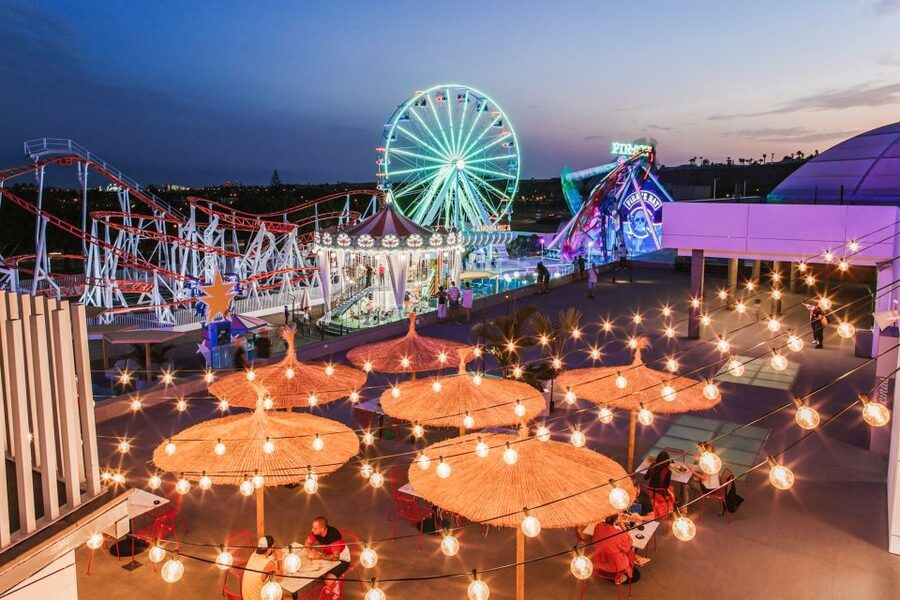 Holiday World Maspalomas Wooland Ticket - Shows, lights, bowling, and the food court