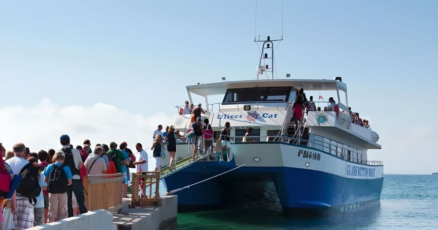 Ibiza: Figueretas Round-Trip Transfer to Formentera - One hour across the water