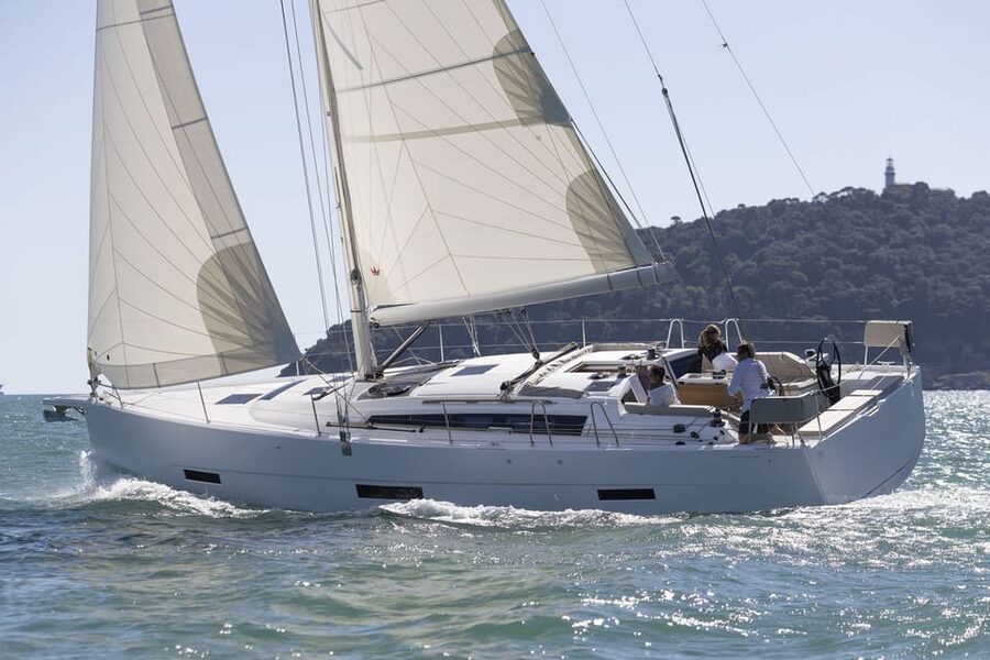 Ibiza: Midday or Sunset Sailing with Snacks and Open Bar - Boarding at the Marina and Meeting the Crew