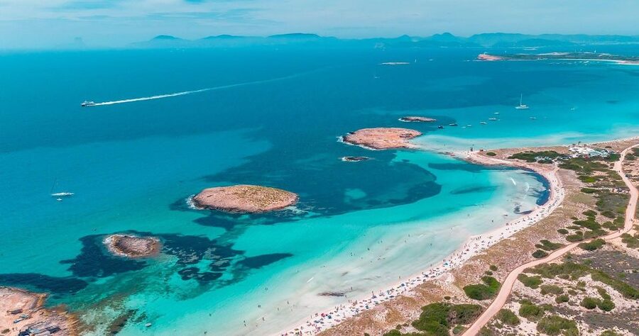 Ibiza: Platja d'en Bossa Round-Trip Transfer to Formentera - Who will get the most from this trip