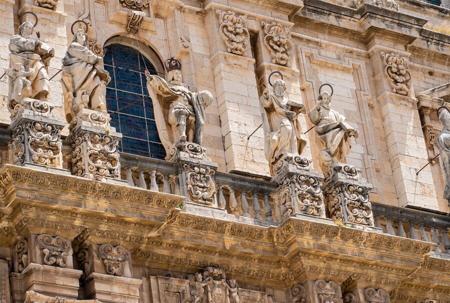 Jaén: 3-hour tour, Cathedral, Jewish Quarter and Arab Baths - The Lizard of Jaén and La Magdalena