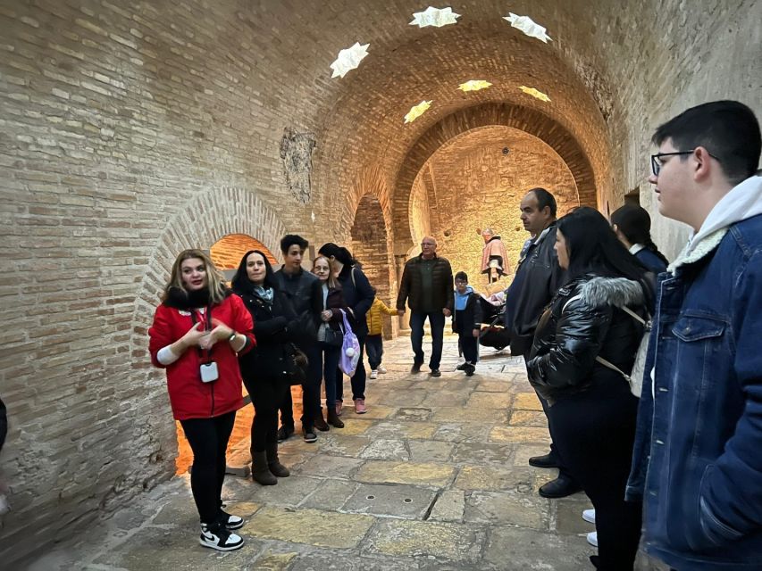 Jaén: 3-hour tour, Cathedral, Jewish Quarter and Arab Baths - Language, access, and guide style