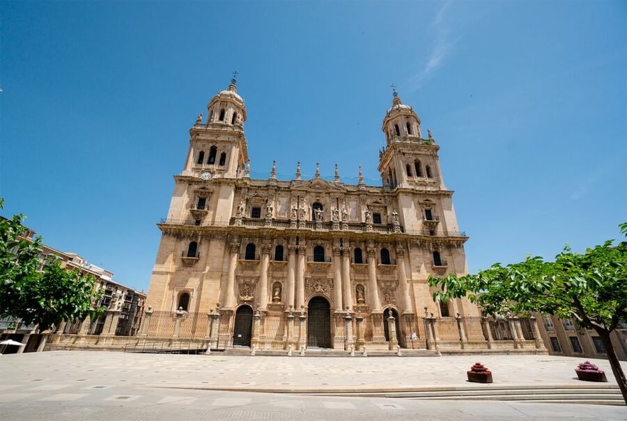 Jaén: 3-hour tour, Cathedral, Jewish Quarter and Arab Baths - What makes the Cathedral worth your time