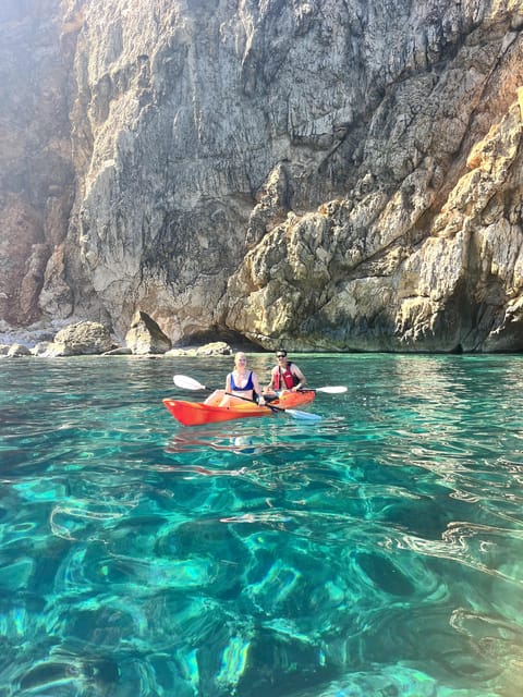 Jávea: Cala Portixol Kayak Tour with Snorkel & Cliff Jumping - The guides, group size, and photographs