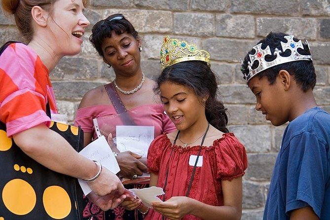 Kids and Family Gothic Quarter Walking Tour in Barcelona - Plaça del Rei and the Roman remains