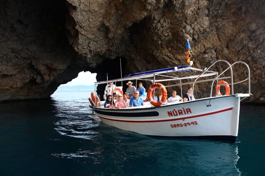 L'Estartit: Boat Trip to the Medes Islands and the NP Caves - Setting out from L’Estartit on the Nuria