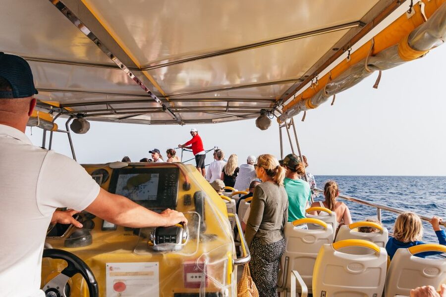 Lanzarote: 2.5-Hour Sunset and Dolphins Cruise - Sunset, champagne, and local pastries