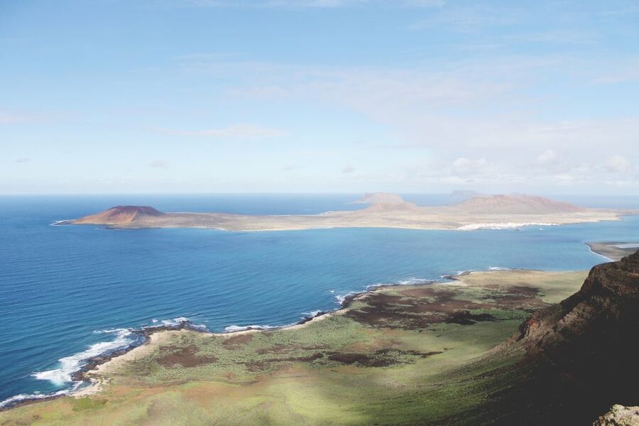 Lanzarote: Day Tour for Cruise Passengers - The Valley of a Thousand Palms and Corona Volcano