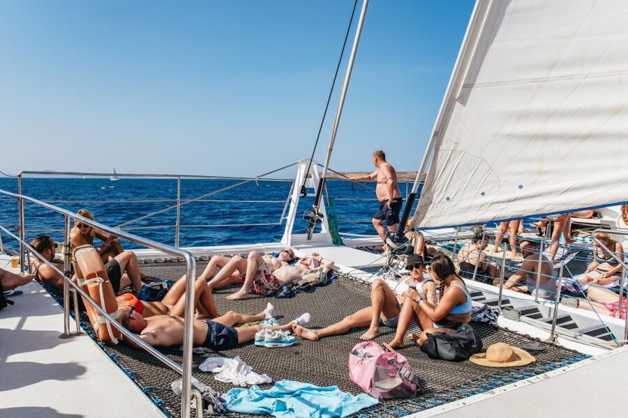 Lanzarote: Day Trip to the Papagayo Beaches by Catamaran - Reaching the Costa de Papagayo
