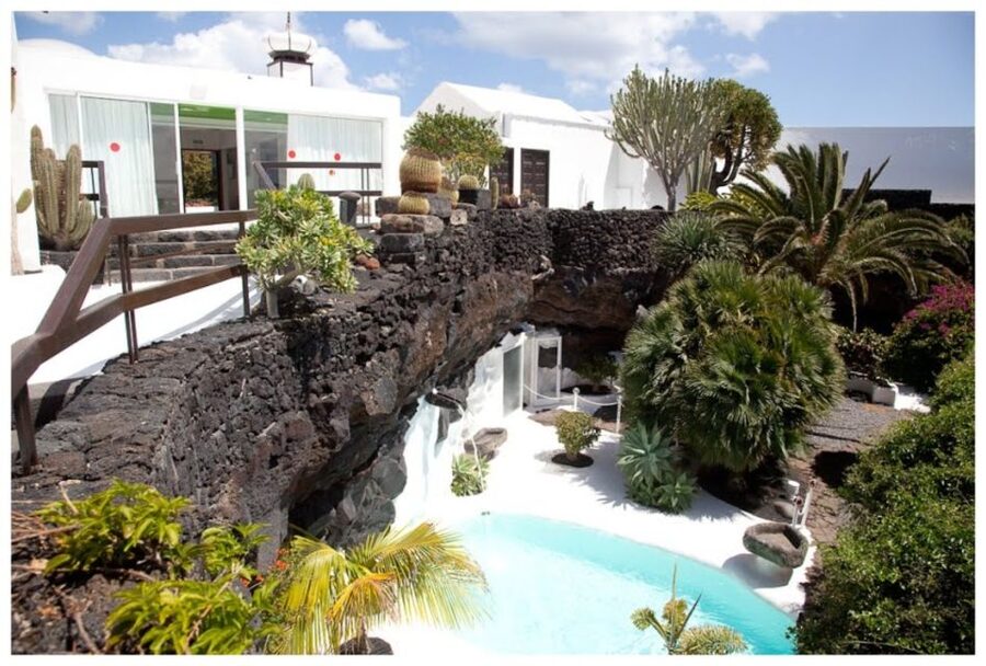 Lanzarote: Full Day Bus Tour with Scenic Views - Key points to know before booking