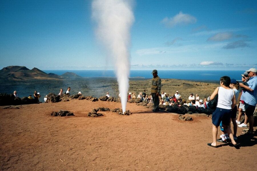 Lanzarote: Full Day Bus Tour with Scenic Views - Who will enjoy this tour most