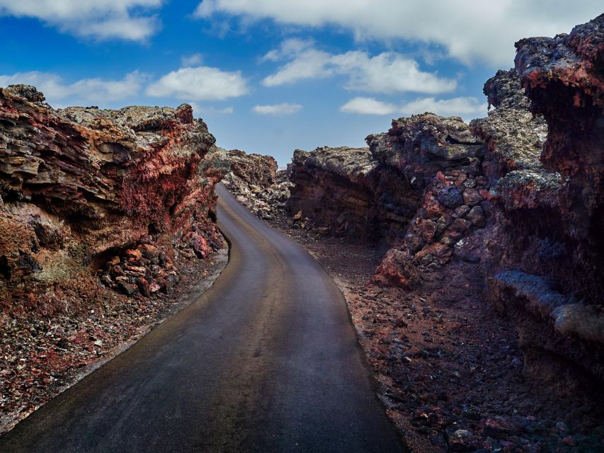 Lanzarote: Guided Day Trip to Timanfaya Park & Lago Verde - The optional camel ride