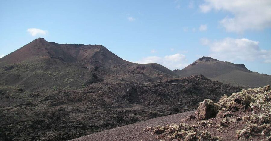 Lanzarote: Guided Volcano Hike with Transfers - The guide makes the difference