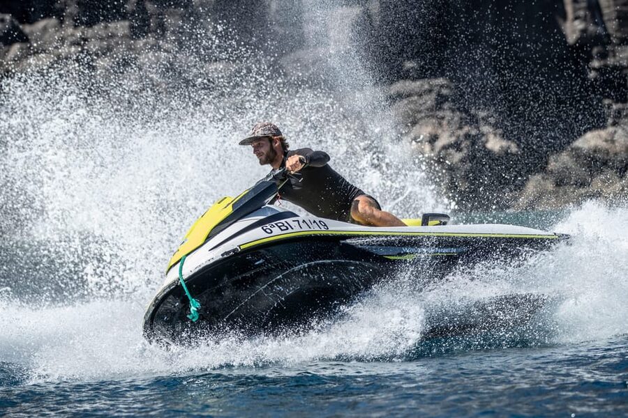 Lanzarote: Jet Ski Tour - Riding the waves with a guide nearby