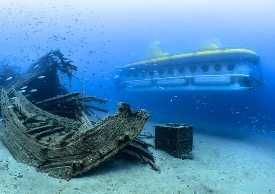 Lanzarote: Real Submarine Dive with Hotel Pickup - Descending to 30 meters