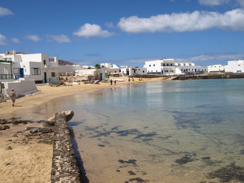 Lanzarote: Return Ferry to La Graciosa with Bus Pickup - Who will enjoy this trip most